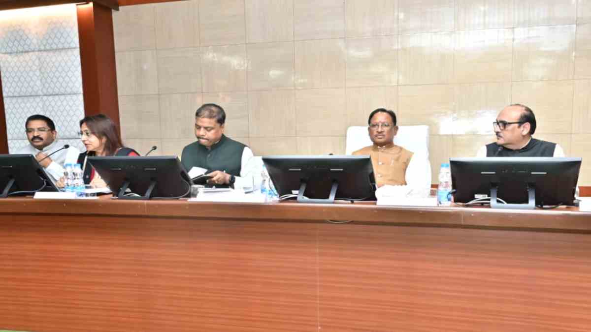 कलेक्टर-डीएफओ कॉन्फ्रेंस : सीएम साय वन विभाग के कार्यों की कर रहे समीक्षा