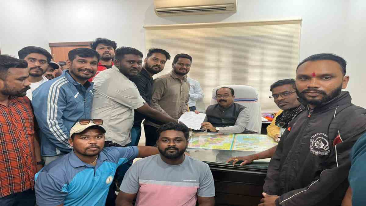 उत्कृष्ट खिलाड़ियों की घोषणा करने की मांग, प्रतिनिधिमंडल ने डिप्टी सीएम साव को सौंपा ज्ञापन