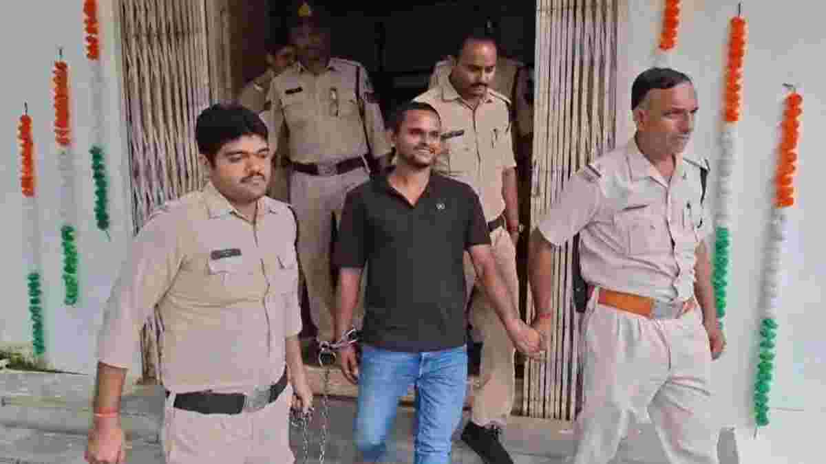 इश्क के चक्कर में पहुंचा सलाखों के पीछेः प्रेमिका से मिलने आया था नशे का सौदागर, 14 जिंदा कारतूस देशी पिस्टल सहित मोबाइल जब्त