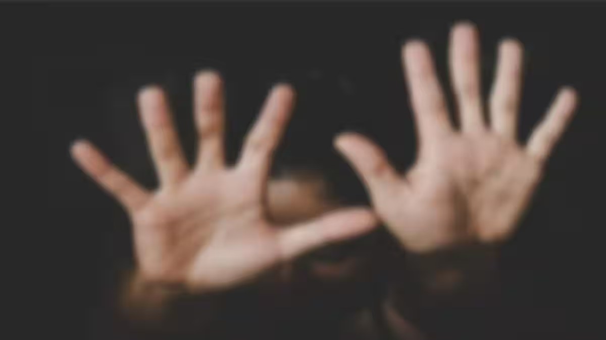 ओडिशा में इंसानियत शर्मसार: बिहार की नाबालिग का किया रेप, फिर बेरहमी से पीटा, आईसीयू में भर्ती; जांच में जुटी पुलिस
