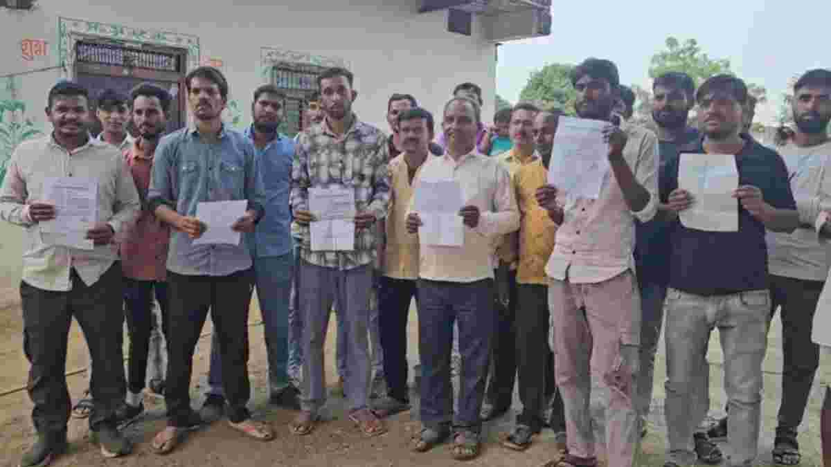 किसानों के साथ फिर छलः फसल मुआवजा राशि लौटाने नोटिस जारी, एक ही गांव के 100 किसानों के खाते फ्रीज, वापस नहीं करने पर कुर्की की चेतावनी