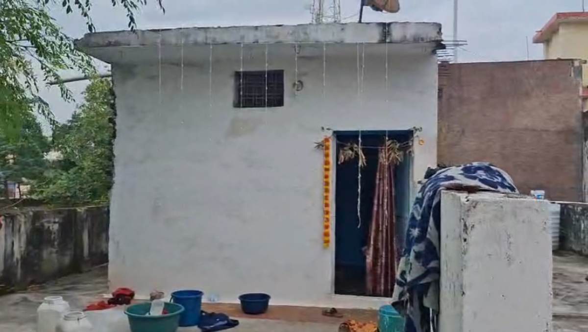 किराए के मकान में सेक्स रैकेट: महिला दलाल करवा रही थी जिस्म फरोशी का धंधा, 3 लोगों को पुलिस ने किया गिरफ्तार