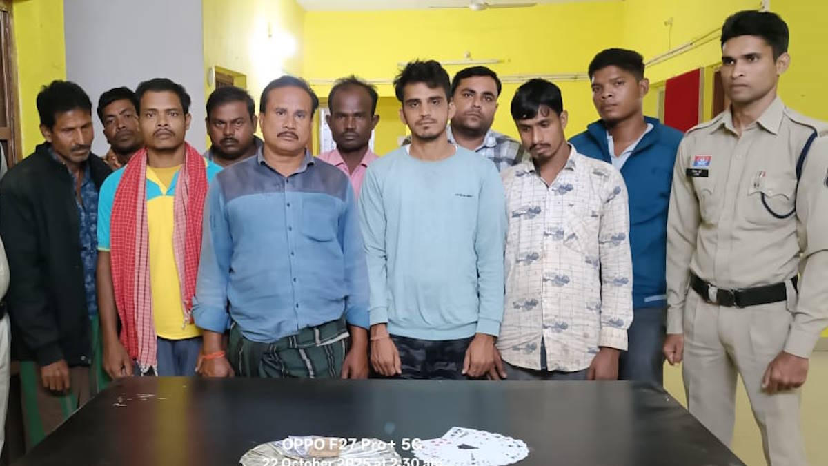 दिवाली पर लगा था जुआ फड़, पुलिस ने छापा मार 17 जुआरियों से लाख रुपए किया जब्त…