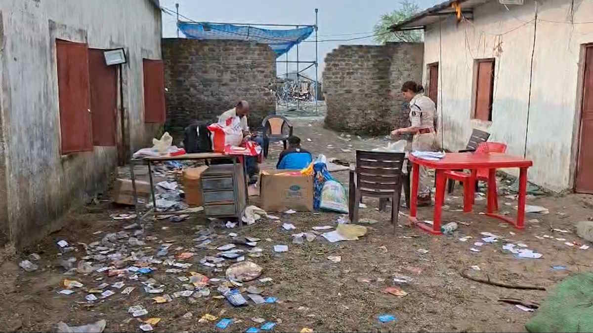 BREAKING: दिवाली पर टेंट लगाकर खेल रहे थे जुआ, 236 जुआरियों से दो लाख रुपए पुलिस ने किए बरामद…
