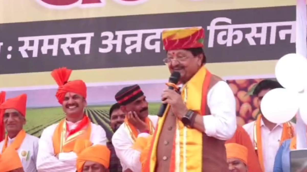 ‘गाड़ी किसान खरीदे, झूठ जीतू बोले’, कैलाश विजयवर्गीय ने मालवी अंदाज में मंच से कांग्रेस को घेरा, कहा- धनतेरस पर गाड़ी खरीदने के लिए आते हैं फोन