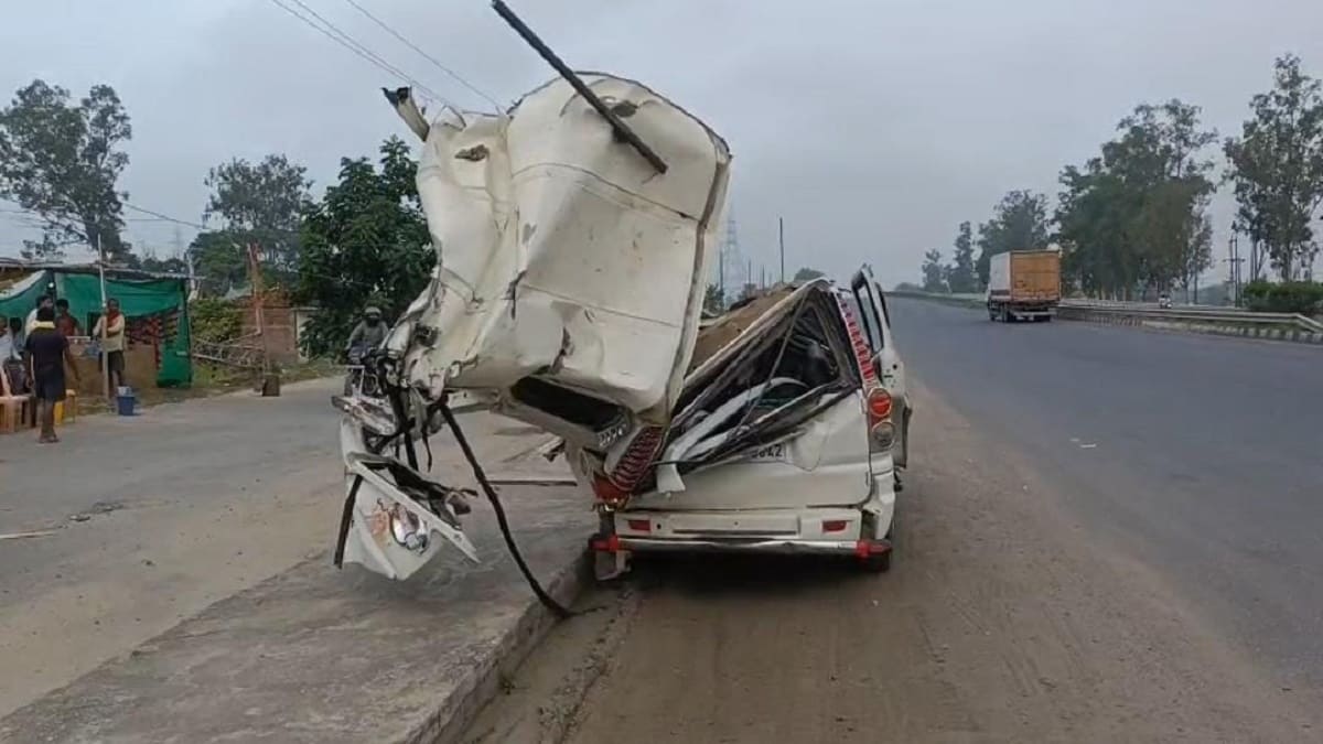 कैमूर में खून से लाल हुई सड़क, स्कॉर्पियो की कंटेनर से भीषण टक्कर, तीन की मौत, सात घायल