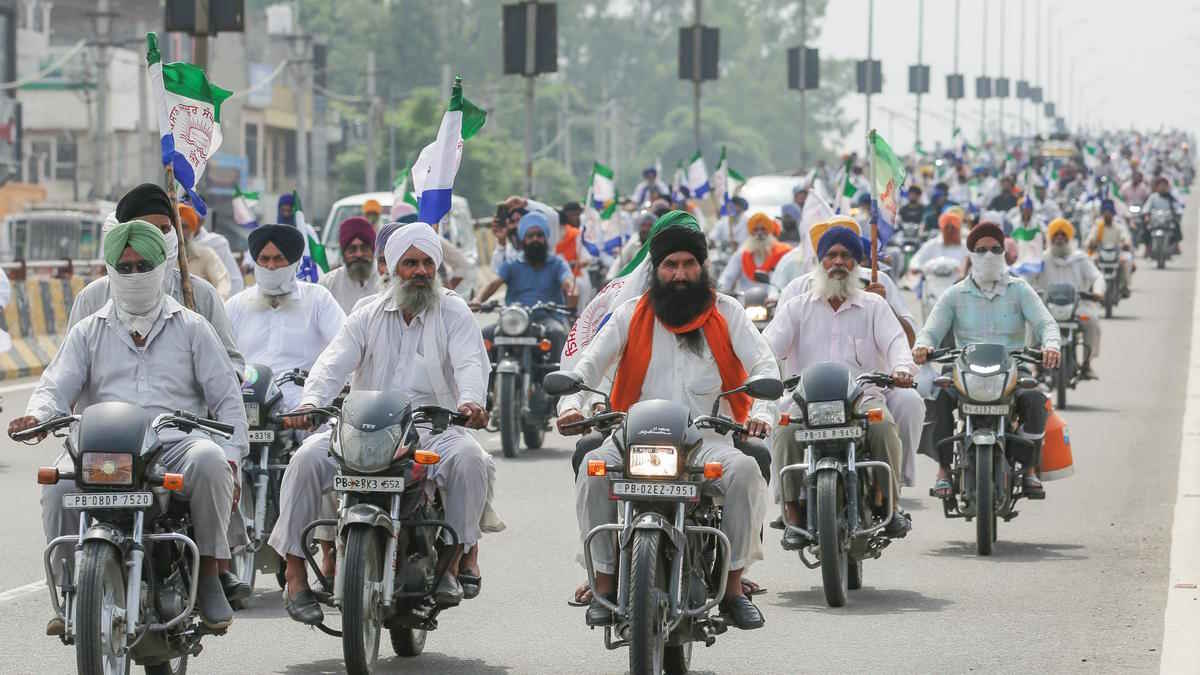Punjab News: बाढ़ प्रभावित किसानों के लिए मुआवजे की मांग, किसान मजदूर मोर्चा ने किया विरोध-प्रदर्शन…