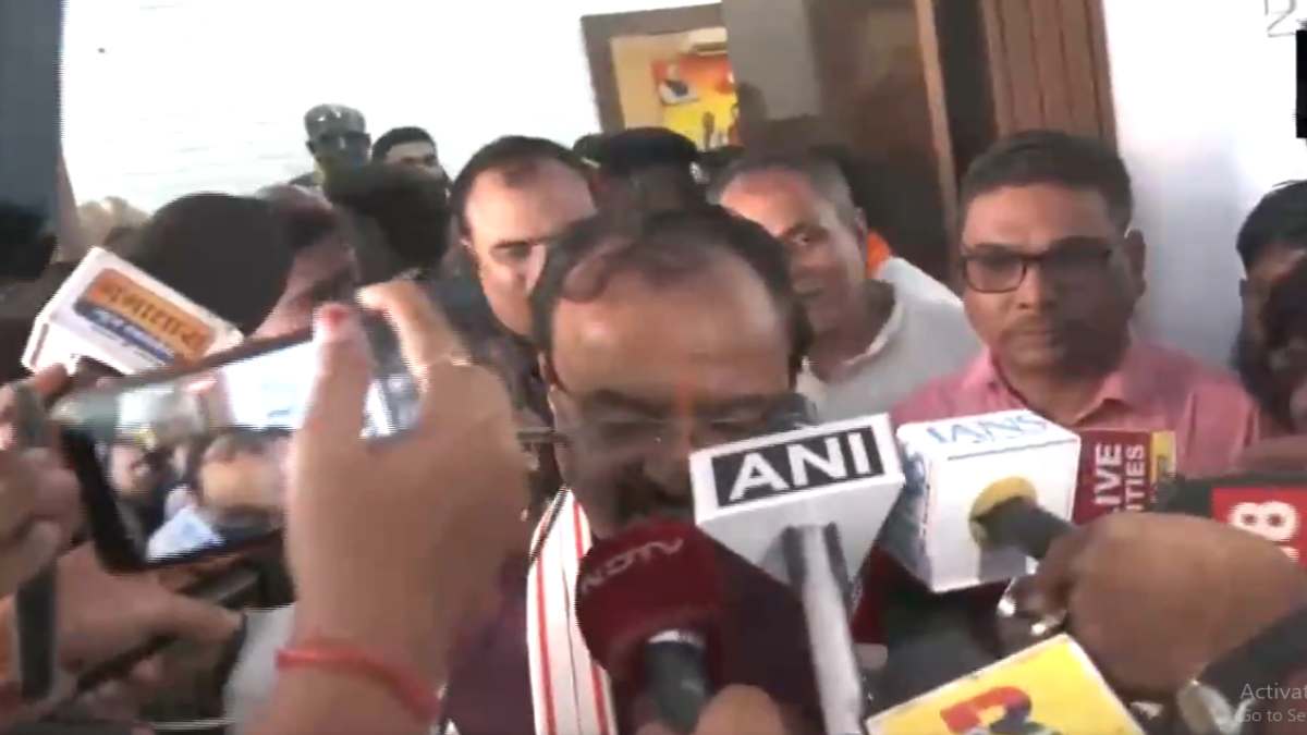 चिराग की नाराजगी की अटकलों पर बोले डिप्टी सीएम केशव मौर्य, ‘कोई नाराज नहीं, सब आनंद में हैं, 14 को बनेगी NDA की सरकार’
