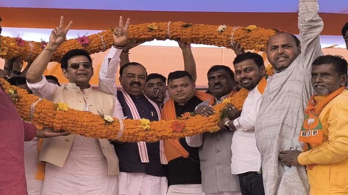 रवि किशन और केशव प्रसाद मौर्य ने साधा विपक्ष पर निशाना, कहा – बिहार को फिर चाहिए एनडीए सरकार
