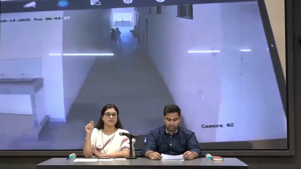 मंदसौर अश्लील Video कांड की दिल्ली तक गूंज: कांग्रेस बोली- ‘बेटी बचाओ का नारा देने वाले ही बेटियों का कपड़े बदलते वीडियो बना रहे