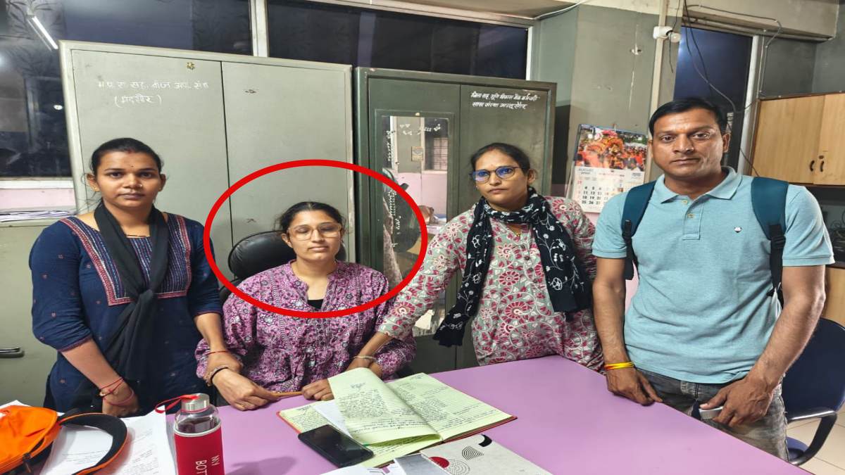 लोकायुक्त की बड़ी कार्रवाई: 15 हजार की रिश्वत लेते पकड़ाई महिला अधिकारी, विभाग की नोटशीट खरीदी के चेक पर हस्ताक्षर के लिए मांगे थे 30 हजार रुपए