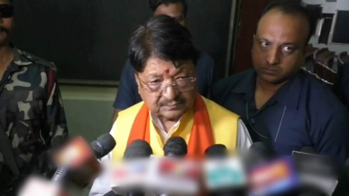 AUS की महिला क्रिकेटरों से छेड़छाड़ का मामला: शर्मनाक कांड पर मंत्री कैलाश विजयवर्गीय की भद्दी नसीहत, ‘लोकल आदमी को लेकर जाना चाहिए, मैंने खिलाड़ियों के कपड़े फटते देखे हैं’