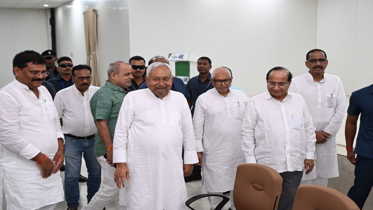 बिहार चुनाव की तैयारी में जुटी जेडीयू, नीतीश कुमार ने उम्मीदवारों से की व्यक्तिगत मुलाकात, कर रहे नेताओं से चर्चा
