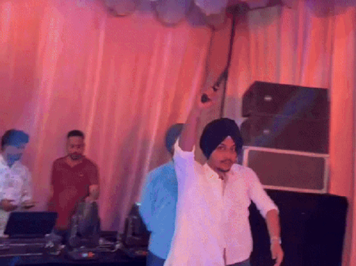 शादी के कार्यक्रम में विधायक के बेटे ने किया हवाई फायरिंग