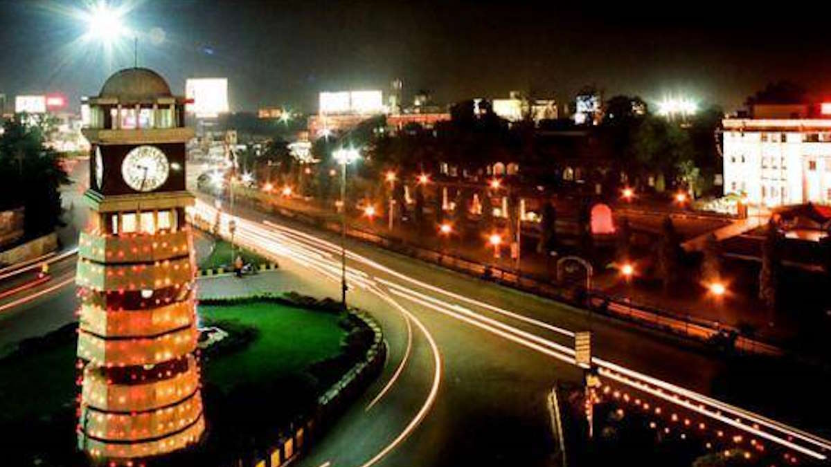 2000 स्ट्रीट लाइट से दिवाली से पहले जगमग होगा रायपुर शहर, महापौर मीनल चौबे ने दिए अधिकारियों को निर्देश