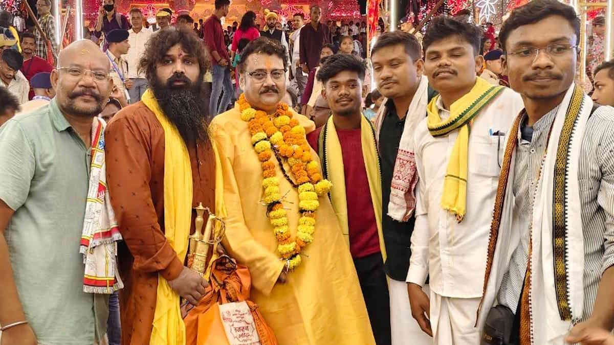 बम्लेश्वरी मंदिर में पूजा पद्धति पर विवाद, राजकुमार भवानी बहादुर की सफाई, ‘हम बलि देने नहीं गए थे, पारंपरिक पूजा कर रहे थे’