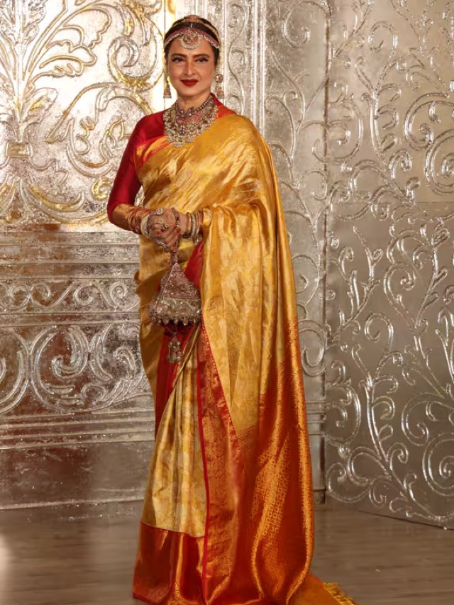 दिवाली पार्टी में  सोल्ह श्रृंगार कर पहुंची रेखा,  पोटली पर्स के साथ लुक को किया कंप्लीट