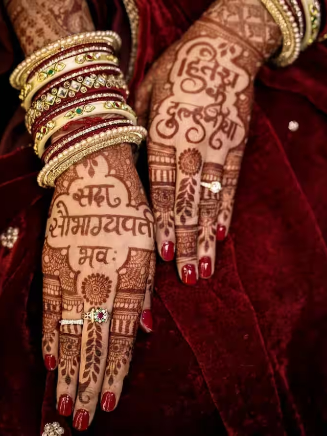 करवा चौथ पर नई नवेली दुल्हन की तरह हों तैयार, जरूर करें ये 16 श्रृंगार