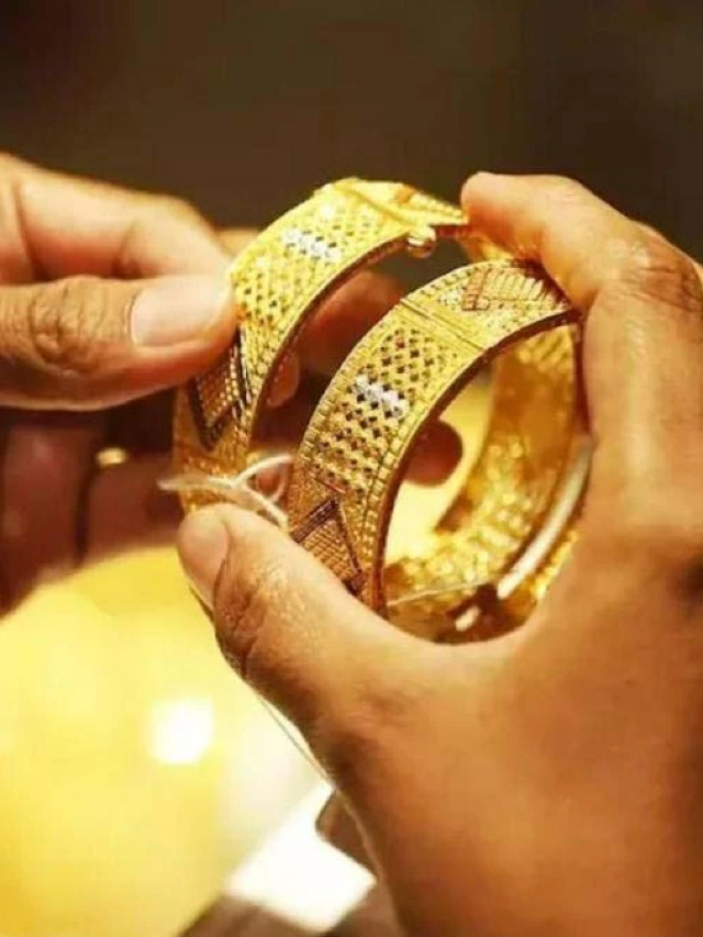 Dhanteras 2025: धनतेरस आज, जानिये कितने बजे से शुरू हो जाएगा सोना-चांदी खरीदने का शुभ महूर्त