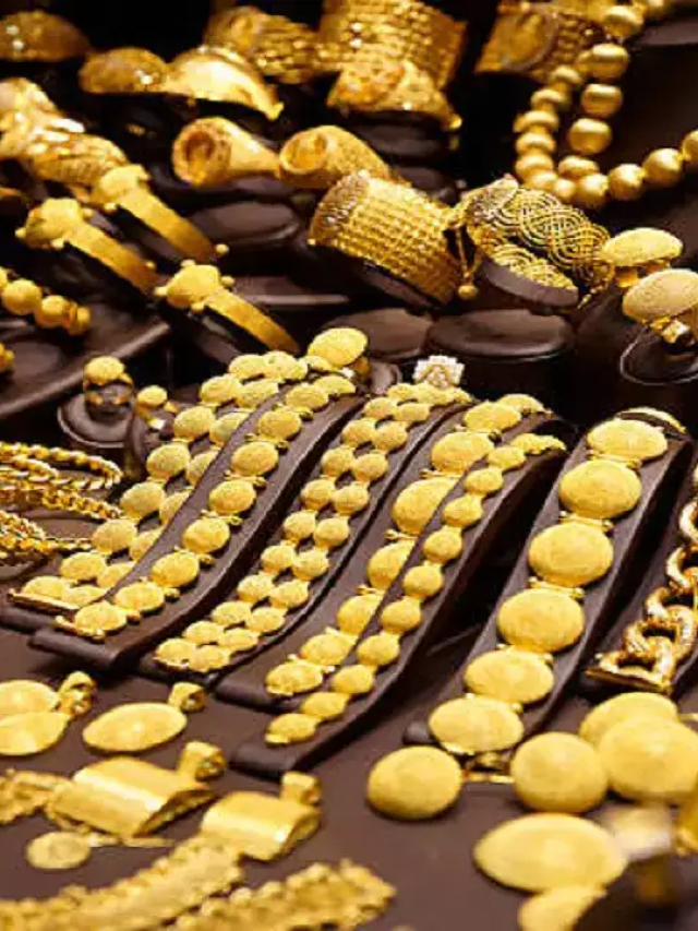 दिवाली पर सोना खरीदना शुभ , जानें कितने कैरेट में कौन-सी ज्वेलरी रहेगी टिकाऊ?