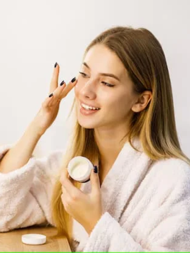 Skin Care Tips: सर्दियों में हर रात फॉलो करें ये स्किन केयर रूटीन, सुबह ग्लो करेगा चेहरा