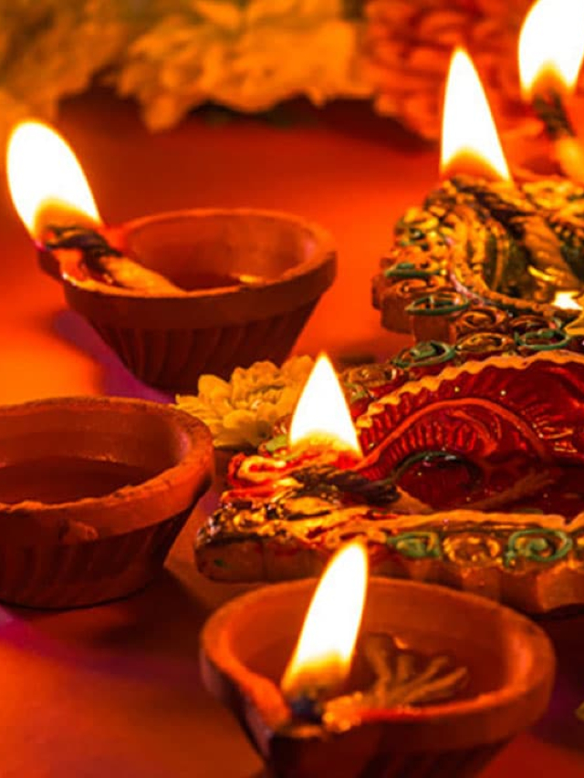 Diwali 2025: इस दिवाली घर से बाहर निकाल फेंके ये 6 चीजें