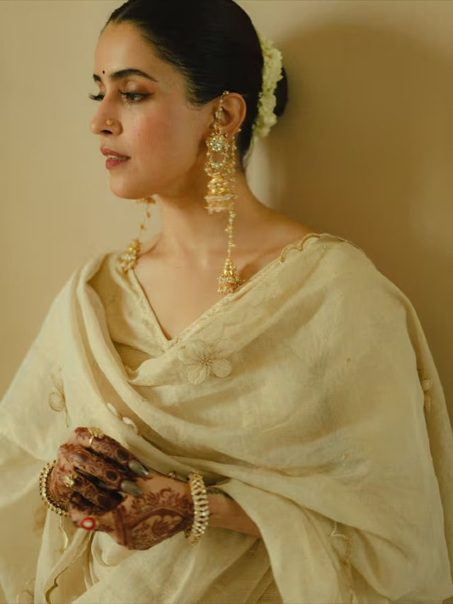 Sanya Malhotra Diwali Look: दिवाली पर सान्या मल्होत्रा का देसी अंदाज, देखिए खूबसूरत तस्वीरें