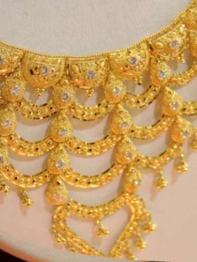 Gold Price Today: करवा चौथ के बाद आज सस्ता या महंगा हुआ सोना? जानें आज का ताजा भाव