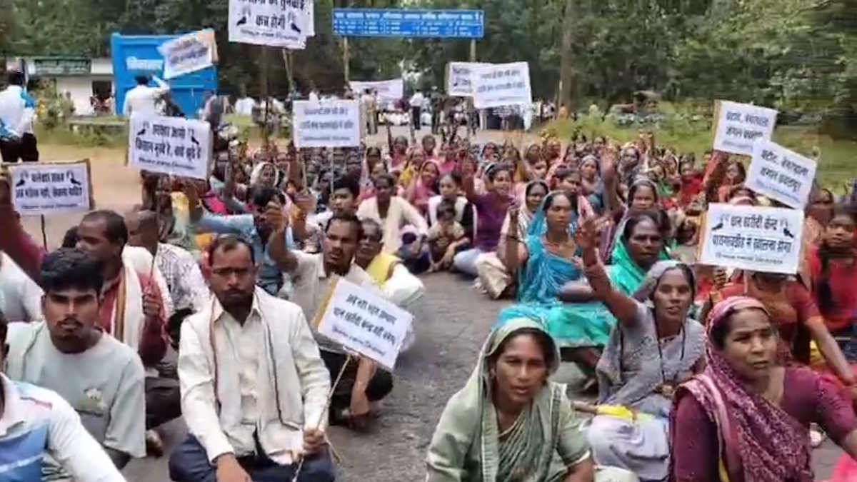 नेशनल हाइवे पर चक्काजाम करने के बाद आखिरकार धान खरीदी केंद्र खोलने पर सहमति हुआ प्रशासन…