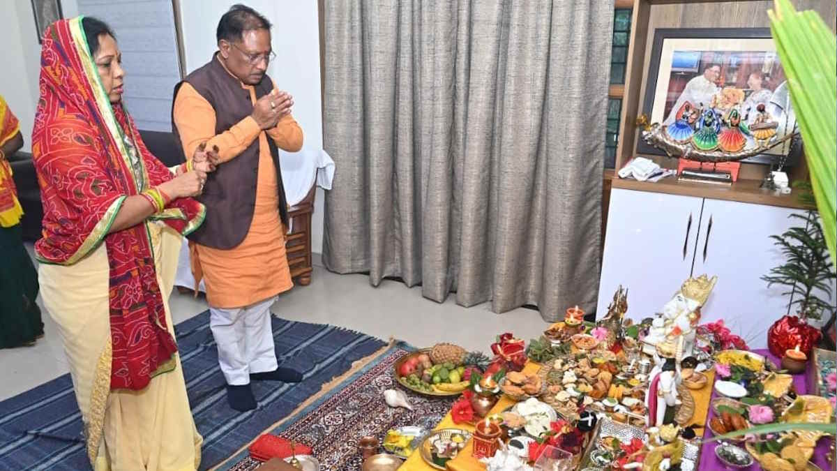 मुख्यमंत्री विष्णु देव साय ने की गोवर्धन पूजा, प्रदेश की सुख-समृद्धि और खुशहाली की कामना की…