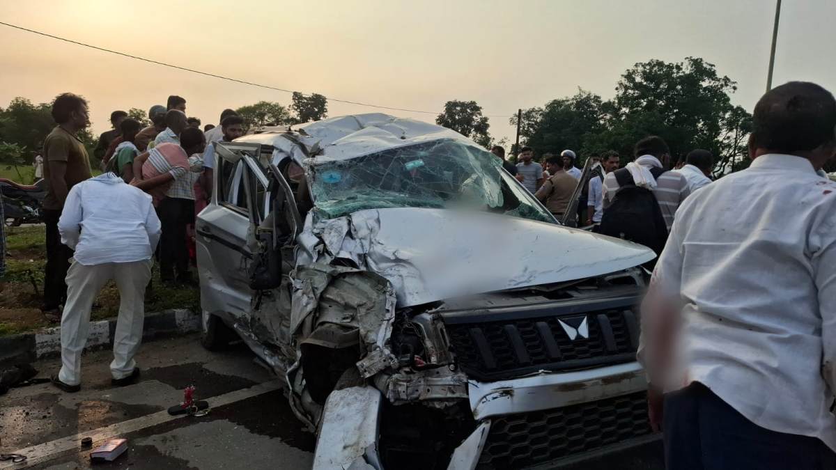 Sidhi Road Accident: बोलेरो- ट्रक की भिड़ंत में 2 लोगों की मौत, कई महिलाएं गंभीर घायल, तेरहवीं कार्यक्रम से लौट रहे थे