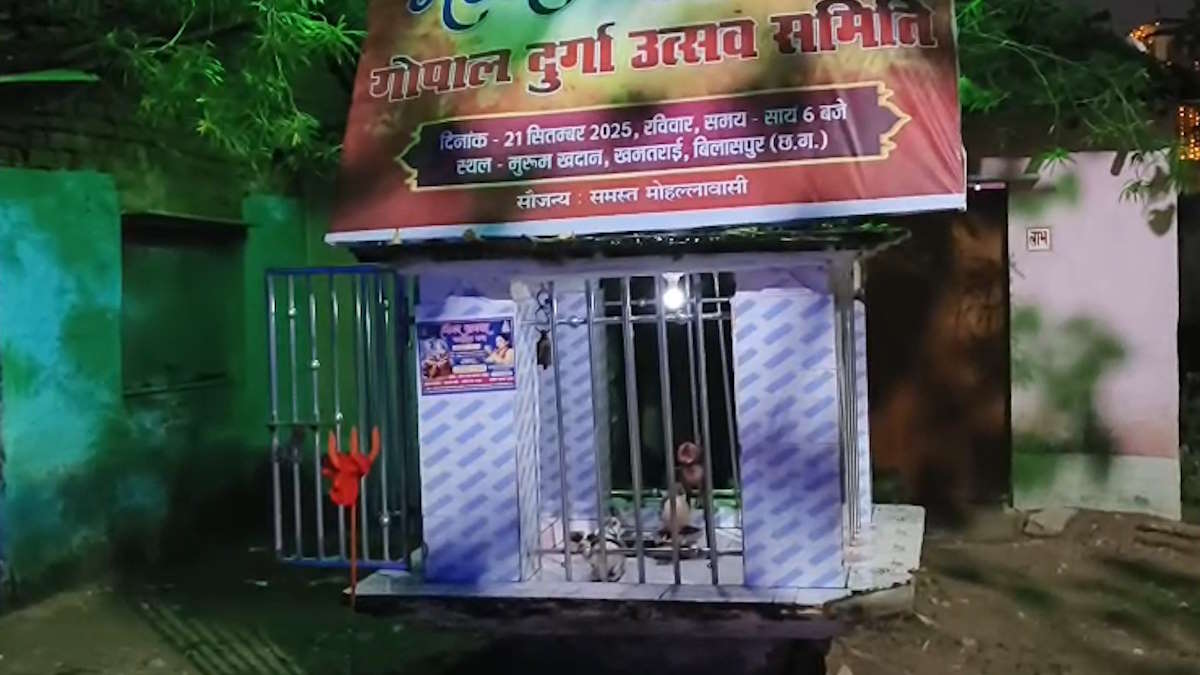शंकर मंदिर में अज्ञात ने की गंदगी, भड़के लोगों ने तोड़ी पास स्थित झोपड़ियां, 4 संदिग्ध पुलिस हिरासत में…
