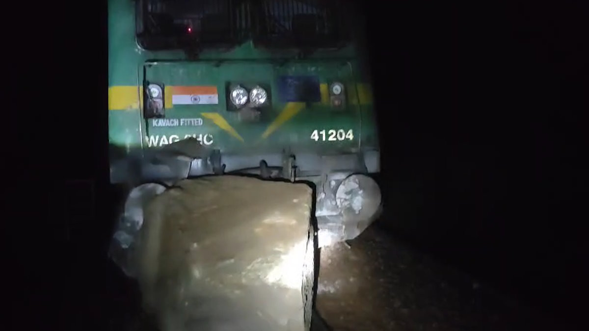 केके रेल लाइन पर डिरेल हुई मालगाड़ी, रद्द किया गया विशाखापट्टनम-किरंदुल पैसेंजर…