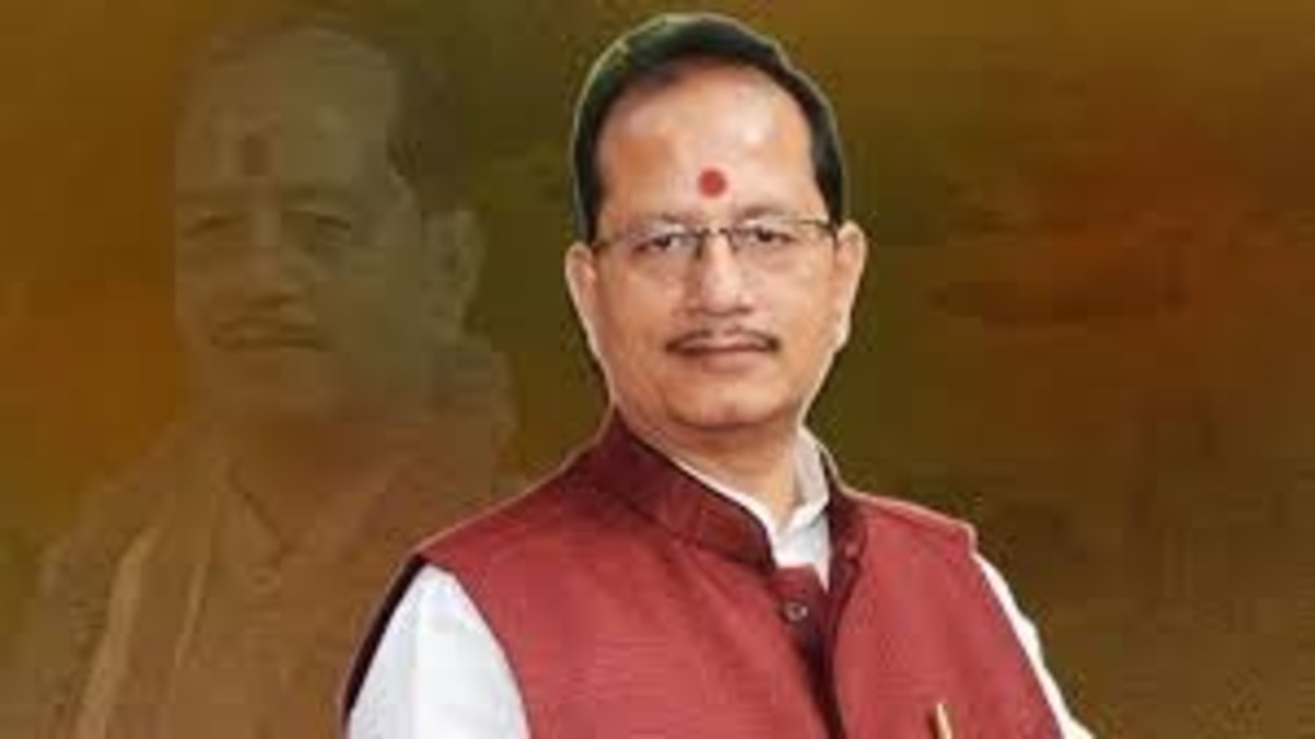 डिप्टी सीएम विजय सिन्हा की संपत्ति में बड़ा खुलासा, पत्नी सुशीला देवी निकलीं आगे, जानिए पूरी डिटेल्स