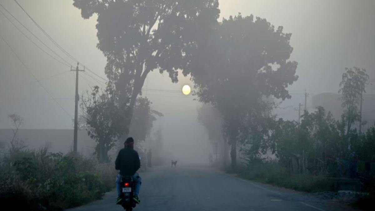 Bihar Weather Report: बिहार में ठंड ने पकड़ी रफ्तार, जानें कब शुरू होगा असली सर्दी का दौर