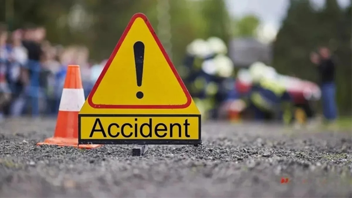 Rohtas News: रोहतास में तेज रफ्तार ट्रक की चपेट में आई बाइक, पिता-पुत्र की मौके पर दर्दनाक मौत