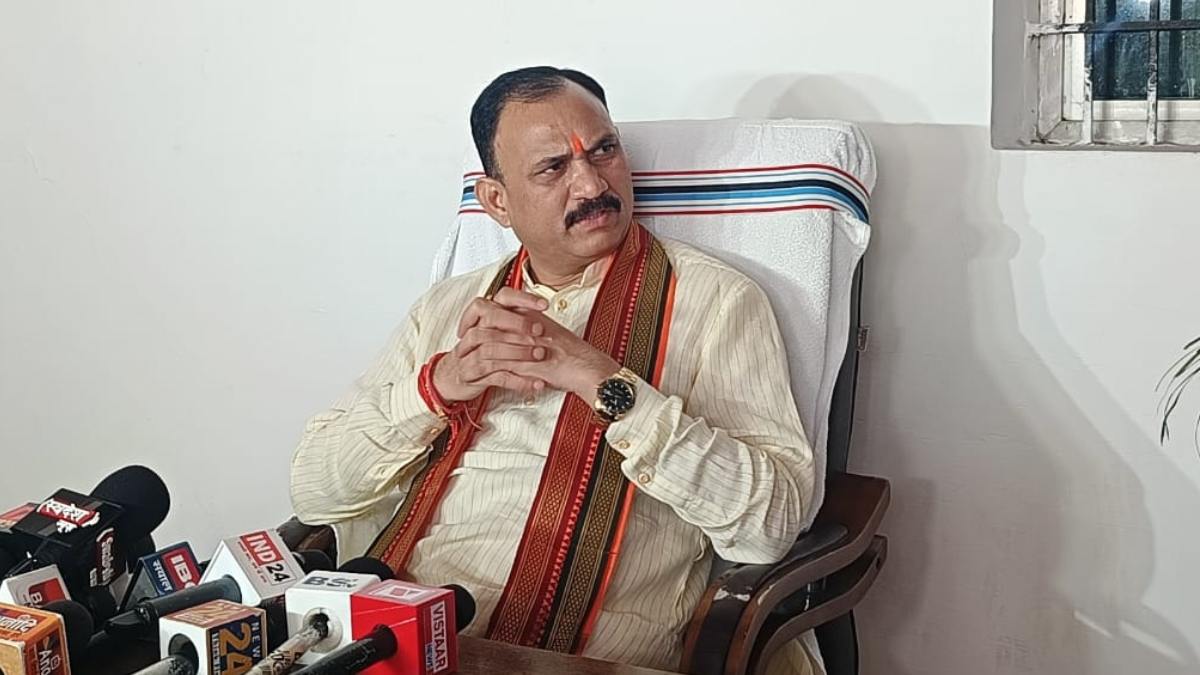 सरकारी अस्पतालों में अमानक दवाइयां मिलने का मामला: स्वास्थ्य मंत्री जायसवाल बोले- किसी भी प्रकार की लापरवाही नहीं की जाएगी बर्दाश्त