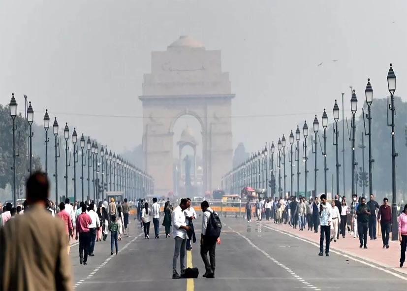Delhi Weather: दिल्ली में तेज हवाओं ने प्रदूषण से दी थोड़ी राहत, 2 से 3 दिन साफ रहेगा आसमान