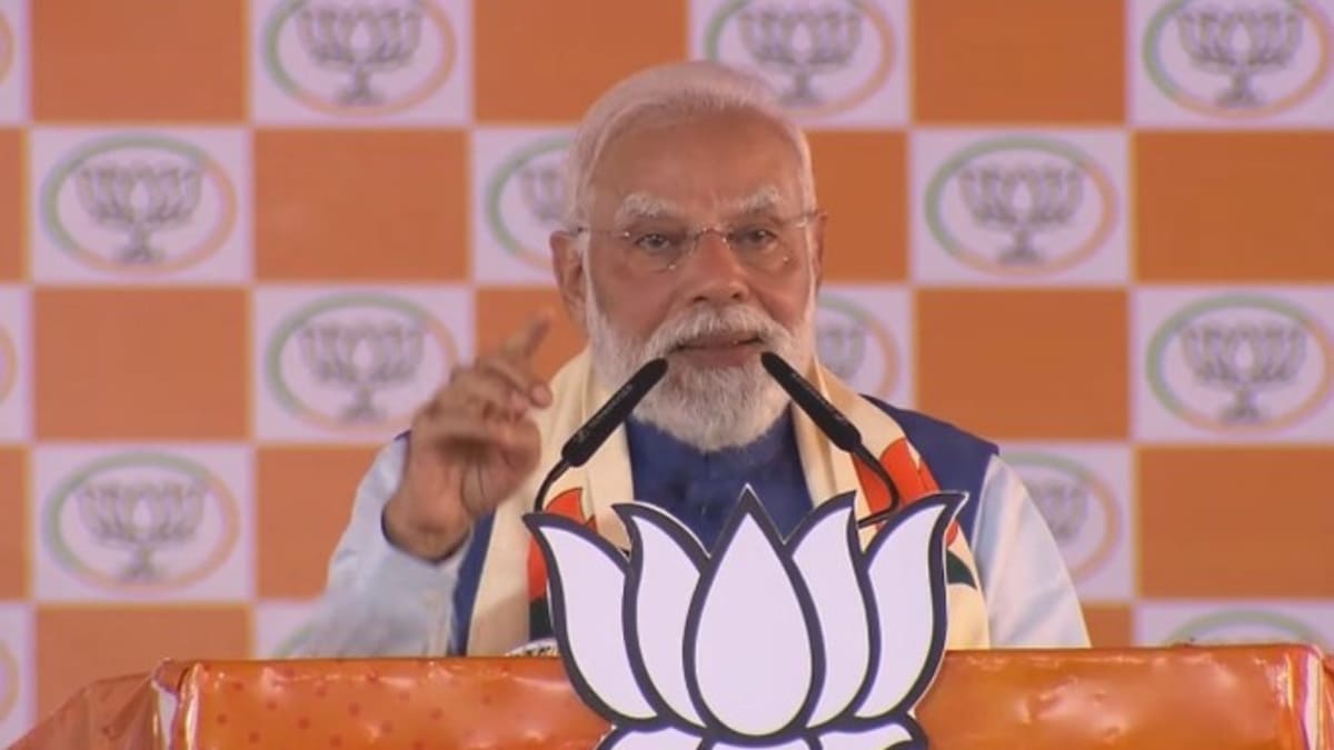 भोजपुर में मोदी की चुनावी हुंकार: जनता का भोजपुरी में अभिनंदन, विपक्ष पर जमकर कटाक्ष, योजनाओं को लेकर गिनाई उपलब्धियां