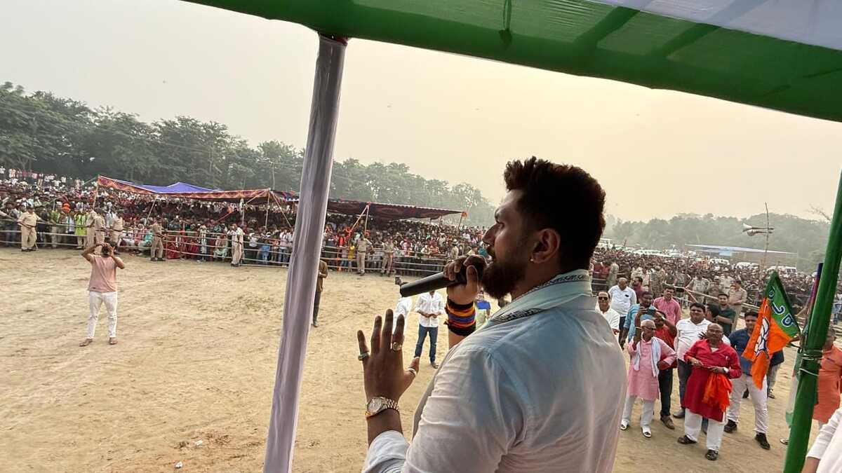 चिराग पासवान की सभा में बेकाबू भीड़ ने तोड़ी कुर्सियां, देश के करोड़ों गरीबों को मुफ्त अनाज रामविलास पासवान की देन