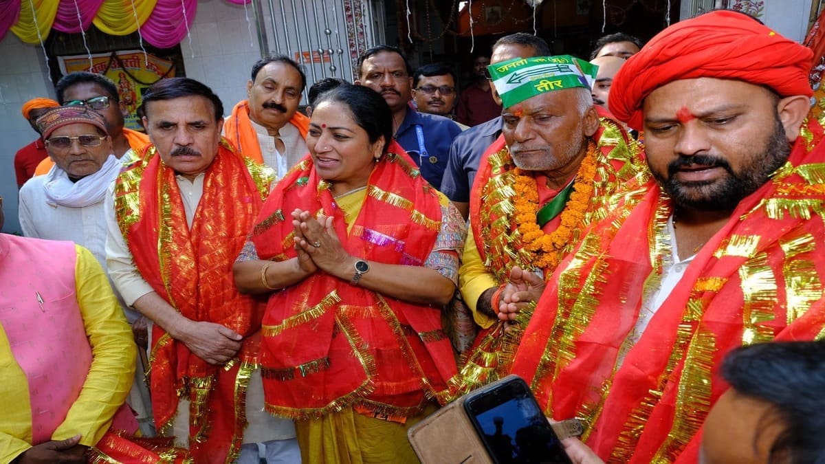 बिहार में बीजेपी का रोड शो: राजनाथ, नड्डा, नित्यानंद राय और रेखा गुप्ता ने संभाला मोर्चा, दिल्ली की सीएम बोलीं- जिन लोगों ने पशुओं का चारा नहीं छोड़ा, उन पर बिहार की जनता कैसे करेगी भरोसा?