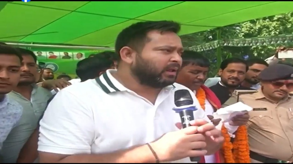 तेजस्वी यादव की जनसभा में उमड़ा जनसैलाब, बोले हम झूठे वादे नहीं करते, युवाओं को देंगे सरकारी नौकरी