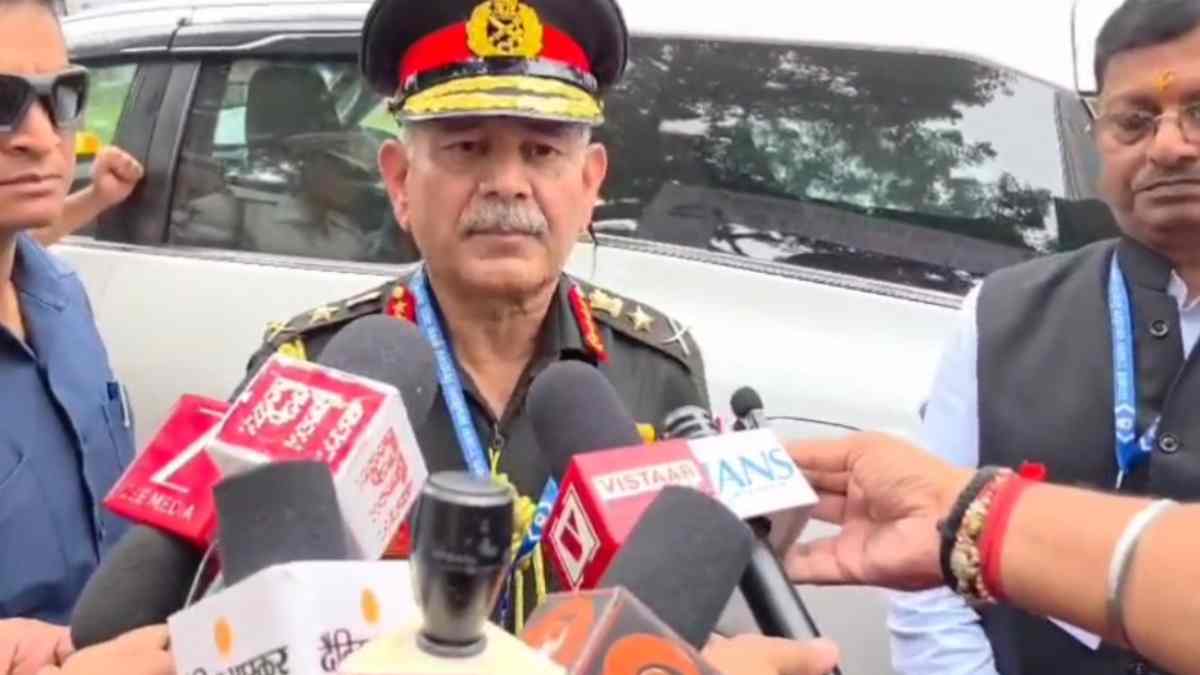 आर्मी चीफ का सतना में भव्य स्वागत: जनरल उपेंद्र द्विवेदी 55 वर्ष बाद पहुंचे बचपन के स्कूल, कहा- निर्णय लेने की क्षमता यहीं से सीखी