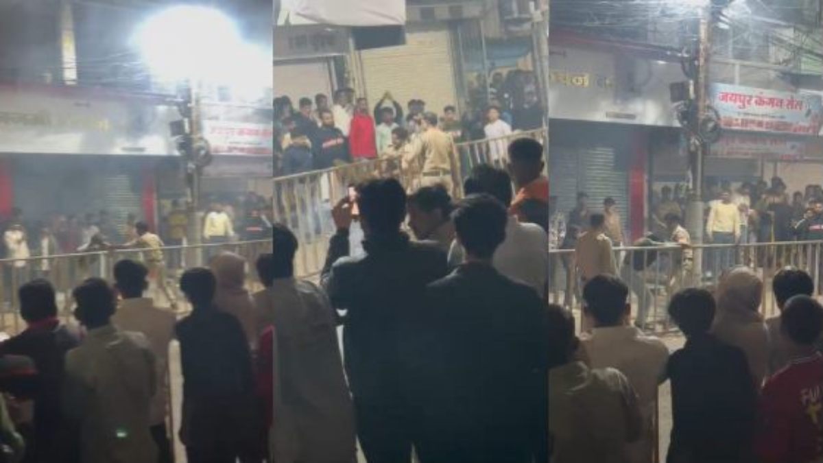बाबा महाकाल की सवारी में श्रद्धालु पर फेंके पटाखेः पुलिस ने की जमकर पिटाई, वीडियो वायरल