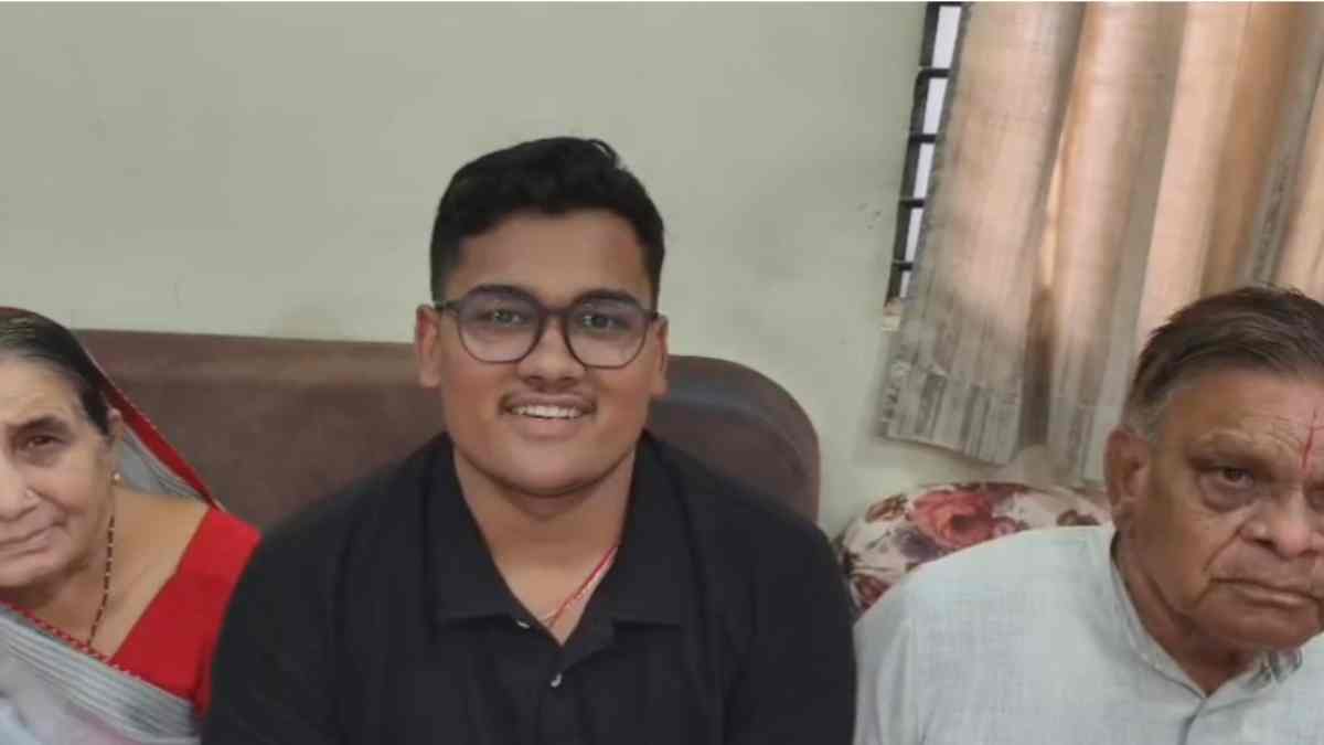 CA Result 2025: MP के मुकुंद आगीवाल ने रचा इतिहास, सीए फाइनल परीक्षा में पाया देश में पहला स्थान