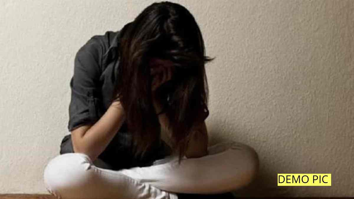 कॉलेज छात्रा से छेड़छाड़ फिर अपहरण की कोशिश: ऑटो सवार बदमाशों ने की अश्लील हरकत, चीख-पुकार मचाने पर भागे आरोपी  