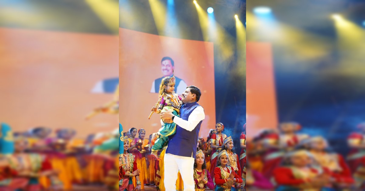 ‘मोहन’ के मन में ‘मोहन’: सबके मन को मोहती ये तस्वीर, बताती है सीएम डॉ. यादव का भगवान श्रीकृष्ण से नाता