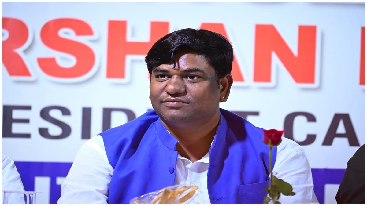 गौरा बौराम सीट पर महागठबंधन में महाभारत, मुकेश सहनी ने भाई को उतारा मैदान से बाहर