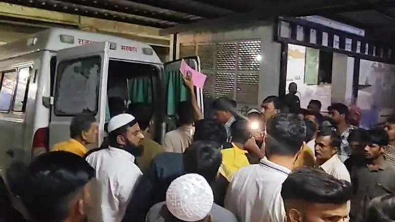 Rajasthan News: फलोदी में दर्दनाक हादसा, मजदूरों से भरी टैक्सी को डंपर ने मारी टक्कर, दो की मौत, तीन बच्चे समेत 13 घायल