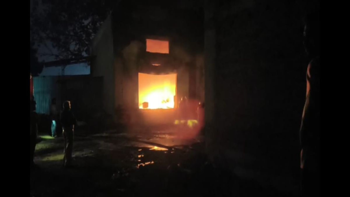 देवउठनी पूजा के दौरान केमिकल गोदाम में लगी भीषण आगः दो महिलाओं की मौके पर ही दर्दनाक मौत